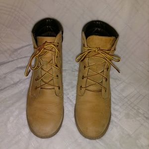 Meet your Posher, Alicia